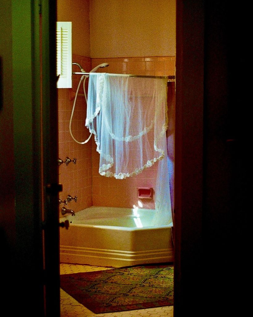 Salle de bain baigné pas la lumière du soleil